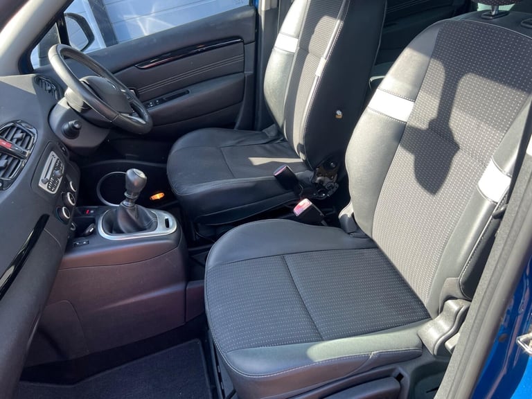 2011 Renault Grand Scenic 1.5 dCi Dynamique TomTom Euro 5 5dr MPV Diesel Manual