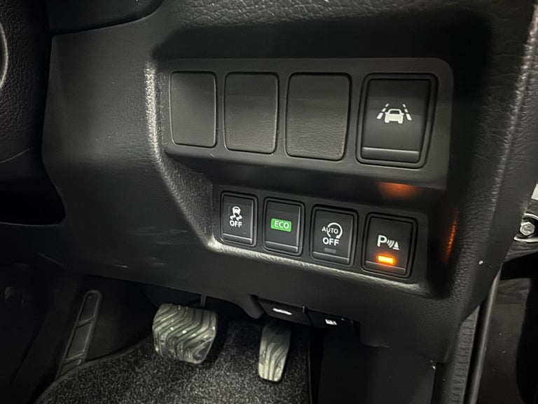 2015 Nissan Qashqai 1.2 DIG-T Tekna XTRON 2WD Euro 6 (s/s) 5dr HATCHBACK Petrol Automatic