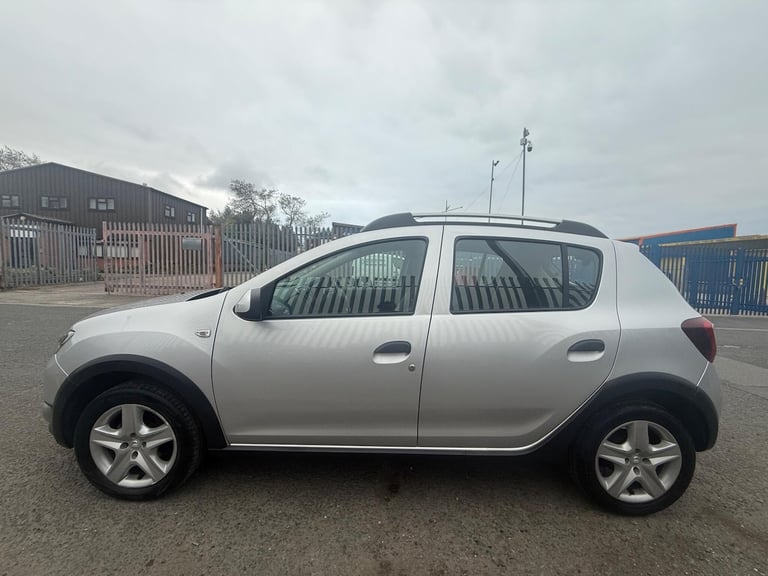2014 Dacia Sandero Stepway 0.9 TCe Laureate Euro 5 5dr HATCHBACK Petrol Manual