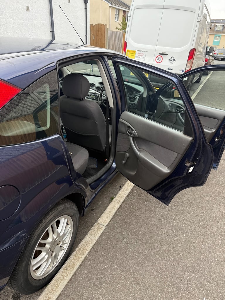 Ford, FOCUS, Hatchback, 2004, Manual, 1596 (cc), 5 doors