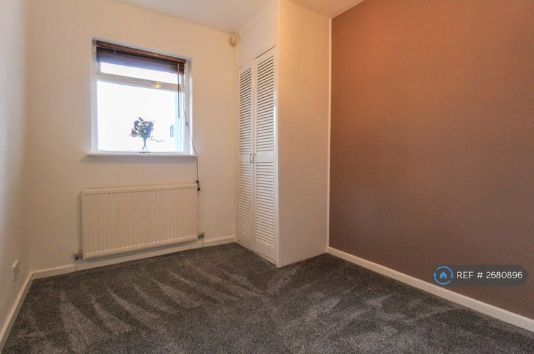 2 bedroom flat in Arundel Court, Nottingham, NG3 (2 bed) (#2680896)