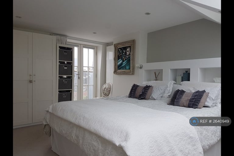 3 bedroom flat in Althea St, London, SW6 (3 bed) (#2640949)