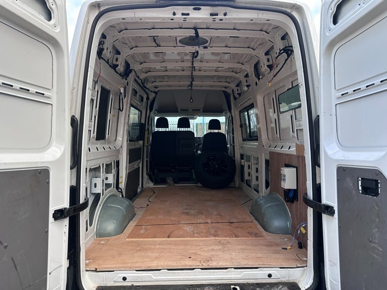 2018 68 Volkswagen Crafter 2.0 TDI CR35 Trendline SEMI-CONVERTED CAMPER *NO VAT*
