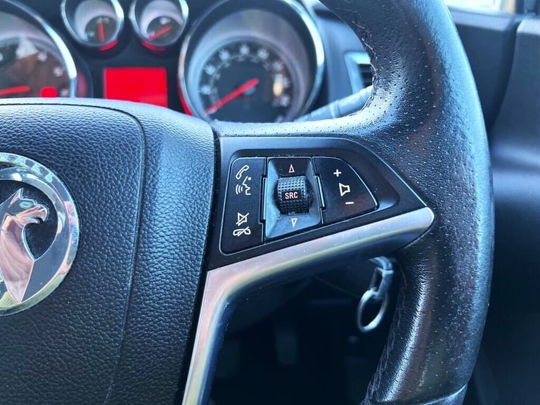 2014 Vauxhall Astra 1.6 SRi Manual 70,000 Miles . 5dr . Good Mileage . CHEAP on Fuel . HATCHBACK ...