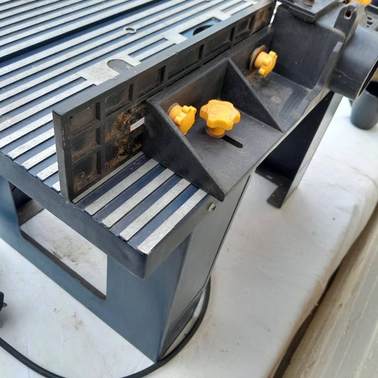 Erbauer 2100W Router & Table