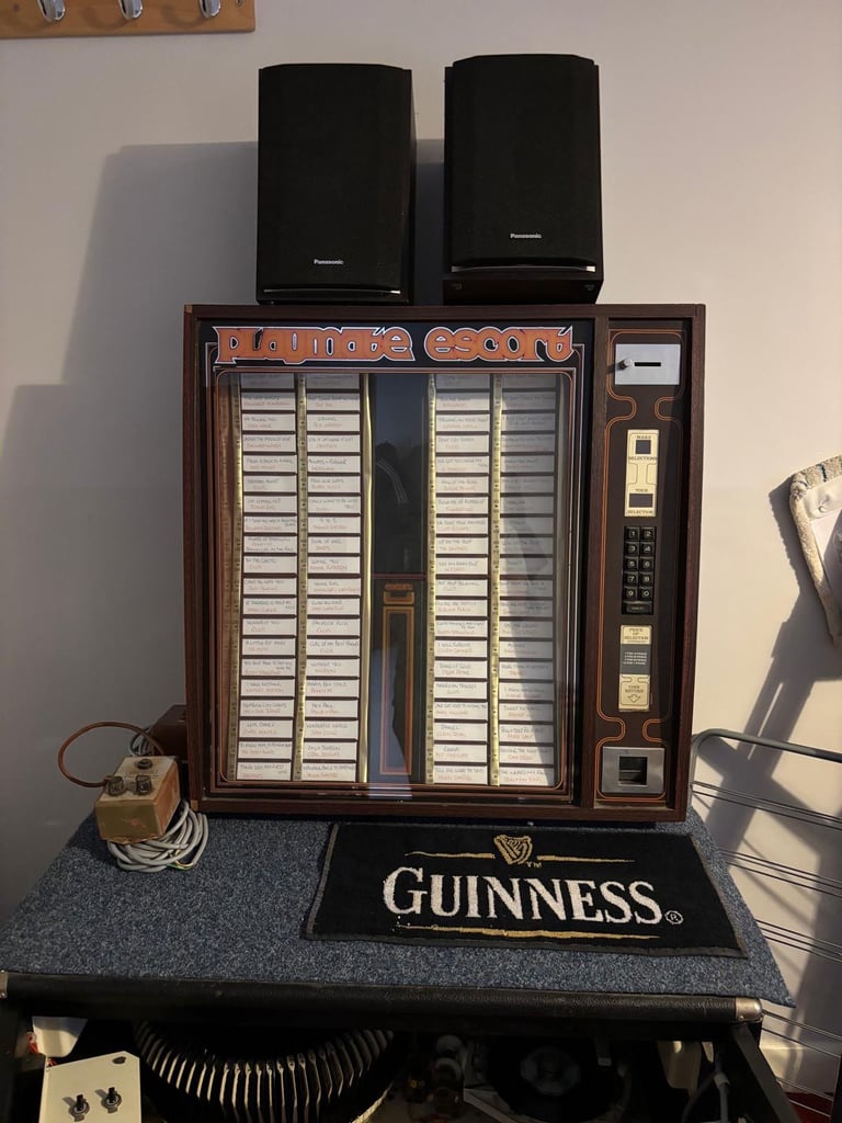 Jukebox Playmate Escort 