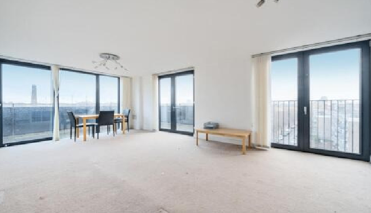 image for Spacious 3-Bed House for Rent – IG6 2SE
