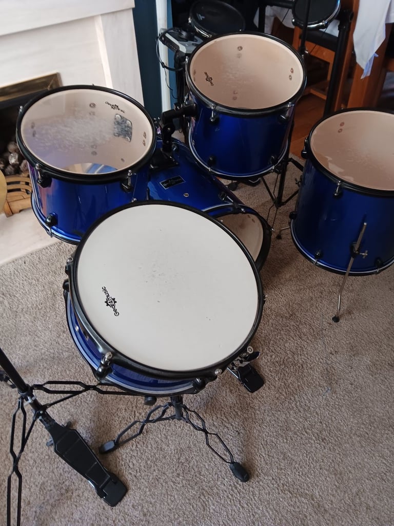 Gear4music 5 piece Blue drum kit 