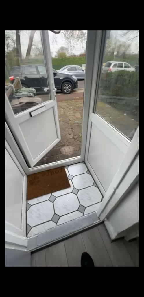 3 bedroom house with garden & driveway in Dagenham RM10 9YN