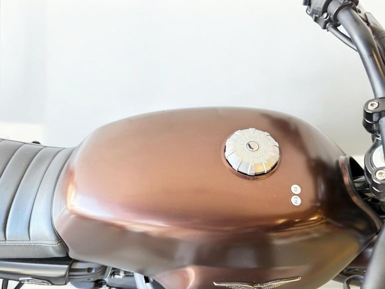 2020 Moto Guzzi V7 744 III Stone Night Pack Euro 4