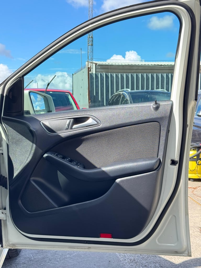 2012 Mercedes-Benz B-Class 1.6 B180 BLUEFFICIENCY MPV Petrol Automatic