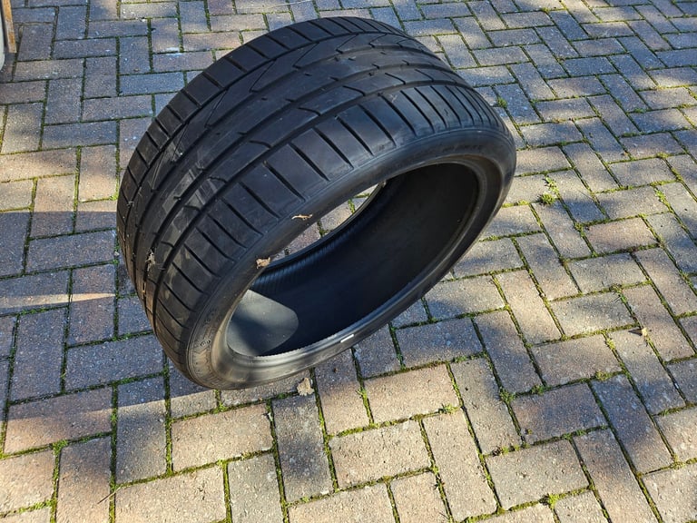 Trye 245/35 ZR19 93y