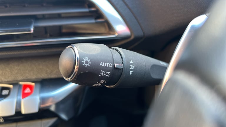 2023 Peugeot 3008 1.2 HYBRID Allure Premium + SUV 5dr Petrol Hybrid e-DSC6 Euro 6 (s/s) (136  SUV...