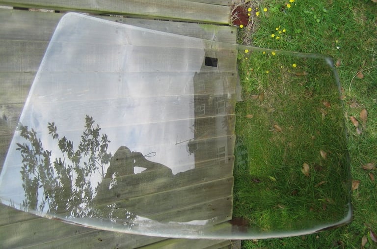 FORD ESCORT MK3 MK4 1980 - 1990 WINDSCREEN IN BRIGHTON