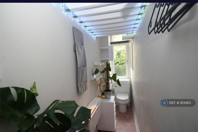 1 bedroom flat in Laurel Place, Glasgow, G11 (1 bed) (#813463)