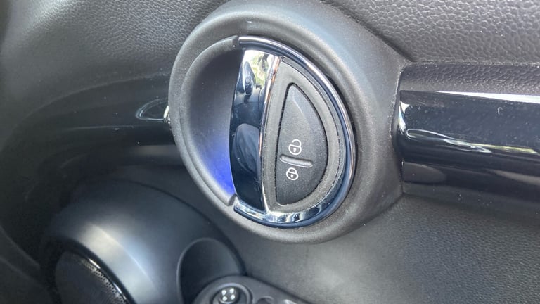 2020 MINI Electric Hatch Cooper SE 32.6kWh Level 3 Hatchback 3dr Electric Auto (184 ps) Hatchback...