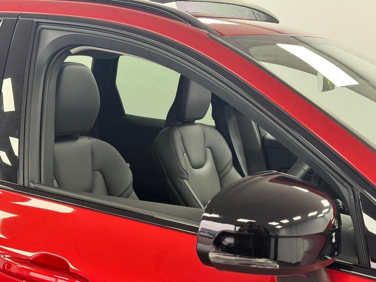 VOLVO XC60 2.0h T6 Recharge 18.8kWh Plus Auto AWD Euro 6 (s/s) 5dr 2024