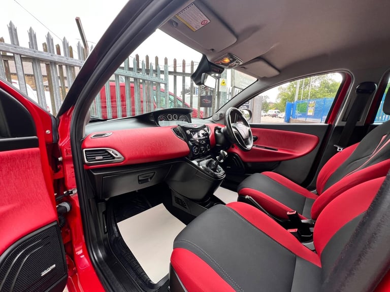 2012 Chrysler Ypsilon 1.2 Black and Red 5dr HATCHBACK PETROL Manual