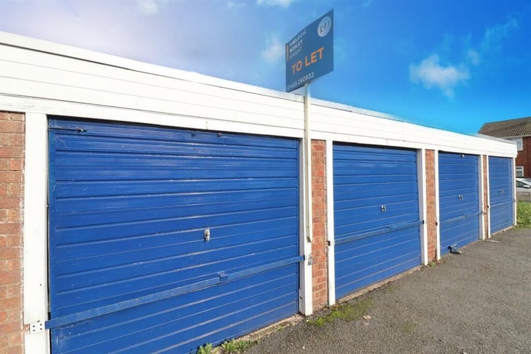 Lock up garage to let in Glenfield