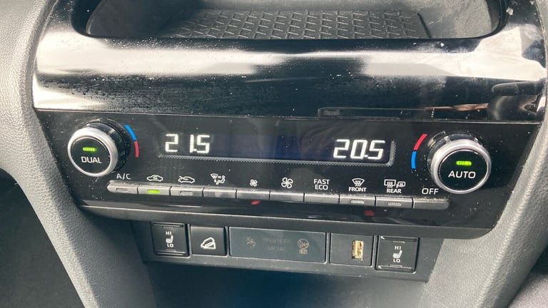 2022 Toyota Yaris Cross 1.5 Hybrid Dynamic AWD 5dr CVT Hybrid Estate Estate Hybrid Automatic