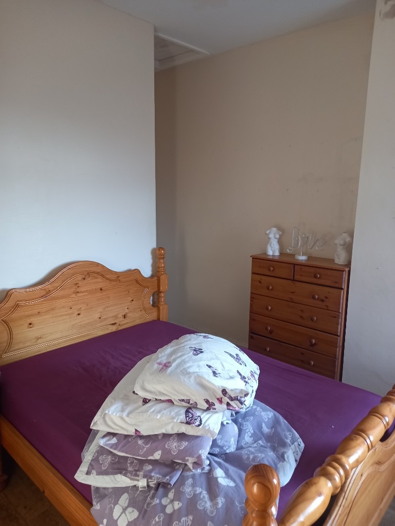 **LET BY**18 FOLEY STREET**FENTON**2 BEDROOM HOUSE**DSS ACCEPTED**NO DEPOSIT