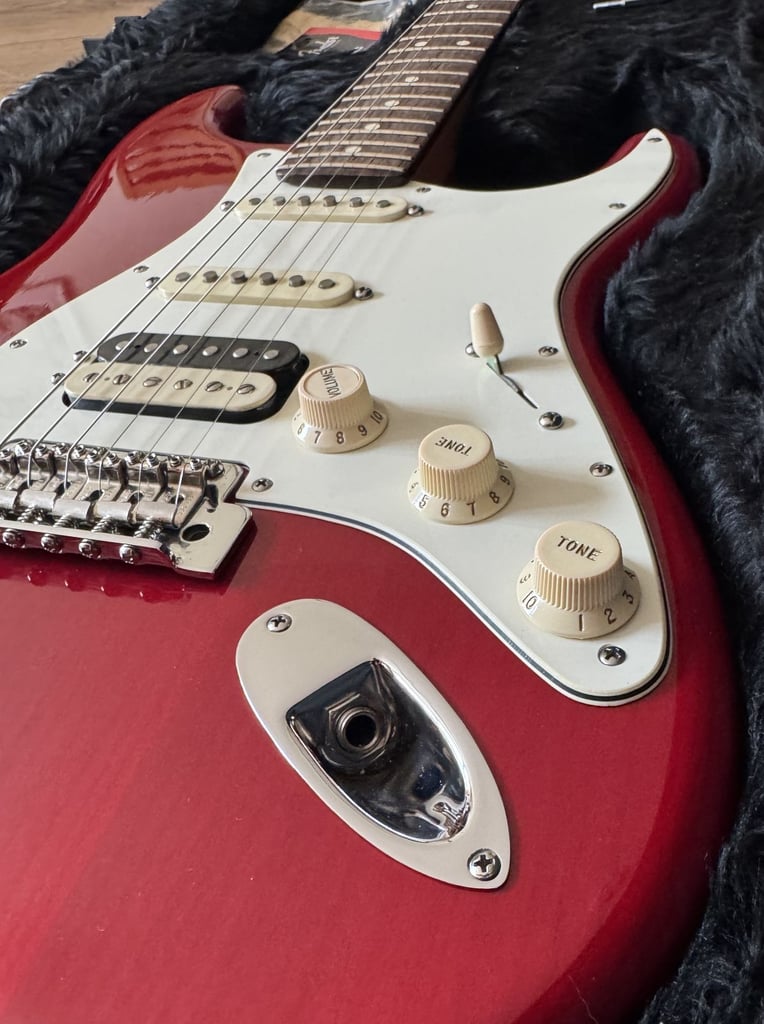 Fender GC USA Stratocaster Pro HSS – Crimson Red Transparent - Trades