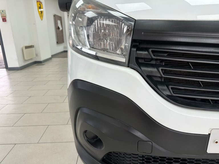 2015 Renault Trafic 1.6 dCi 27 Business camper conversion, 6 seats 5dr Diesel Manual SWB Standa C...