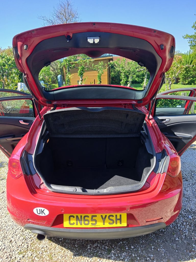 Alfa Romeo, GIULIETTA, Hatchback, 2015, Semi-Auto, 1368 (cc), 5 doors