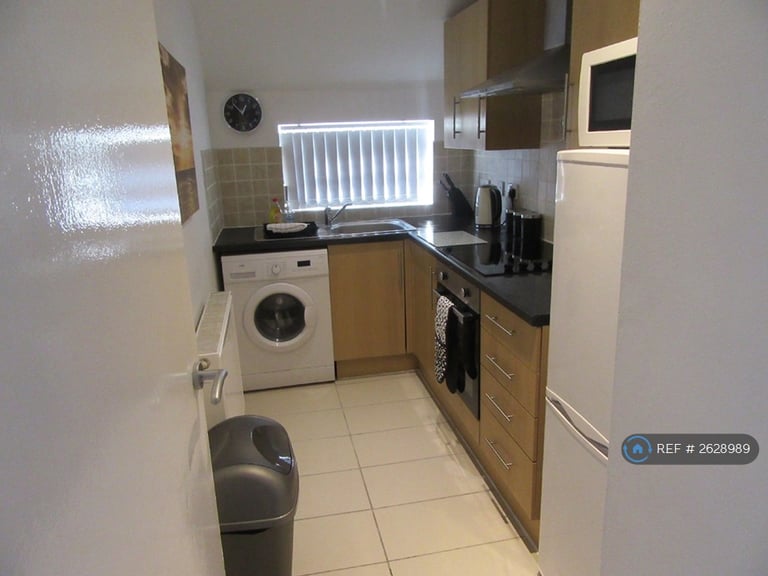 2 bedroom flat in Ivanhoe Road, Aigburth, Liverpool, L17 (2 bed) (#2628989)