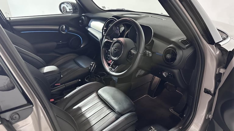 2023 MINI Hatch 1.5 Cooper Exclusive 5dr Auto [Comfort/Nav Pack] HATCHBACK PETROL Automatic