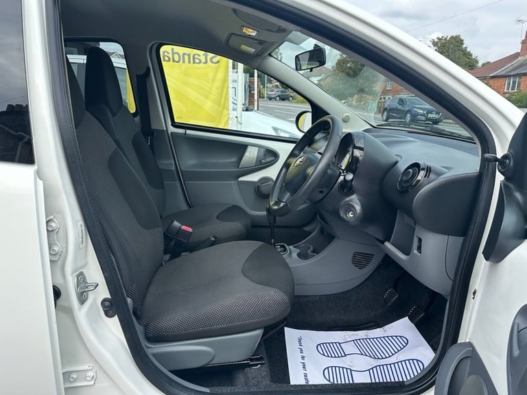 2011 Toyota AYGO 1.0 VVT-i Go Hatchback 5dr Petrol Manual Euro 5 (67 ps) Hatchback Petrol Manual