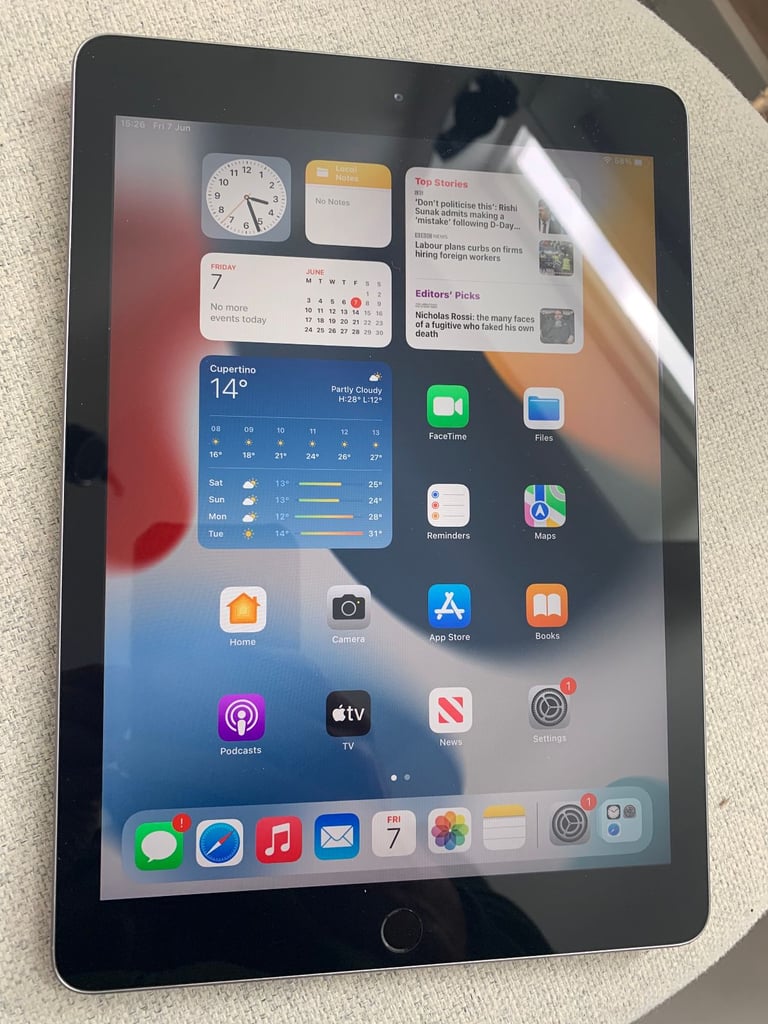 Apple Ipad 6 2018 Black 32GB Ios17 Wifi Very Good Condition - FREE new charger - Delivery Avail