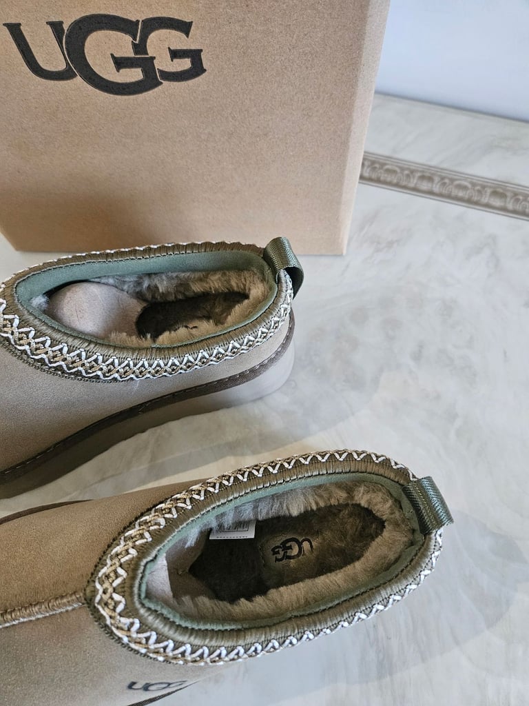 Ugg slippers mules size uk6 