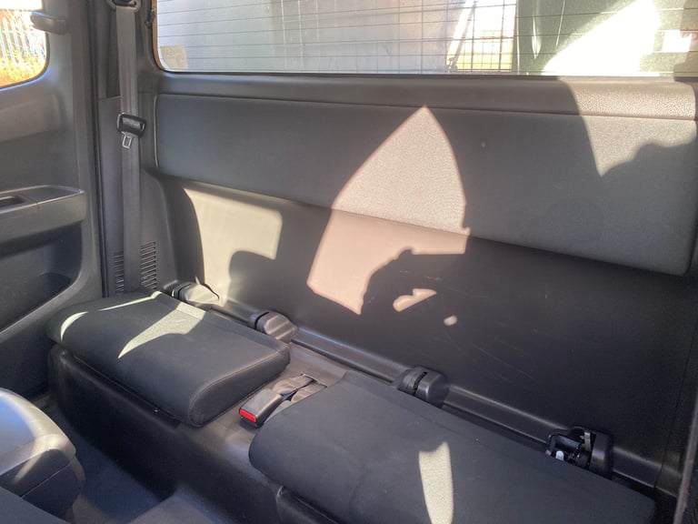 (64) Isuzu D Max E/C 2.5 Twin Turbo,  Canopy ,nt mitsubishi l200 club cab,toyota hilux ecb,