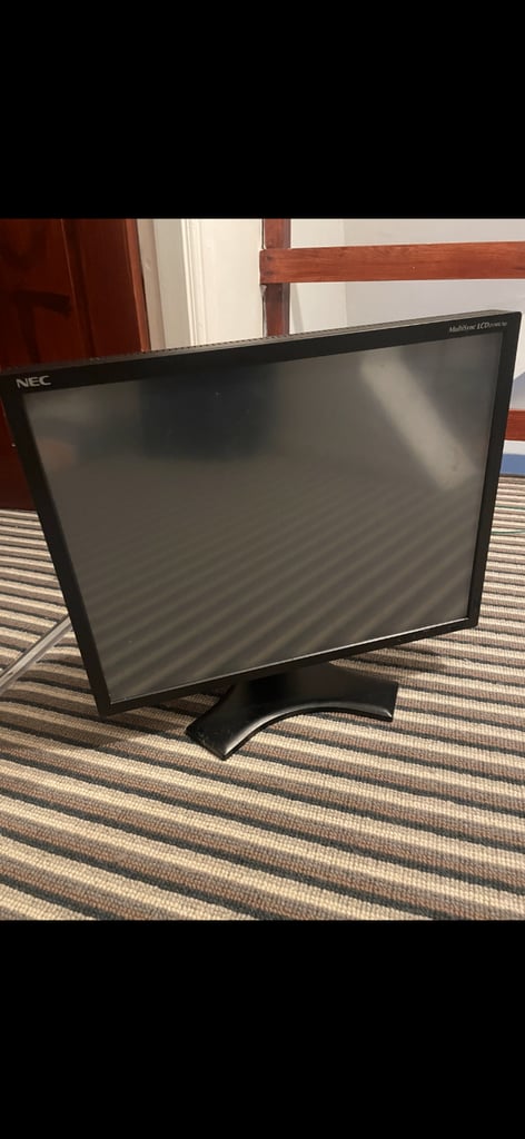 Selling gaming pc and monitor