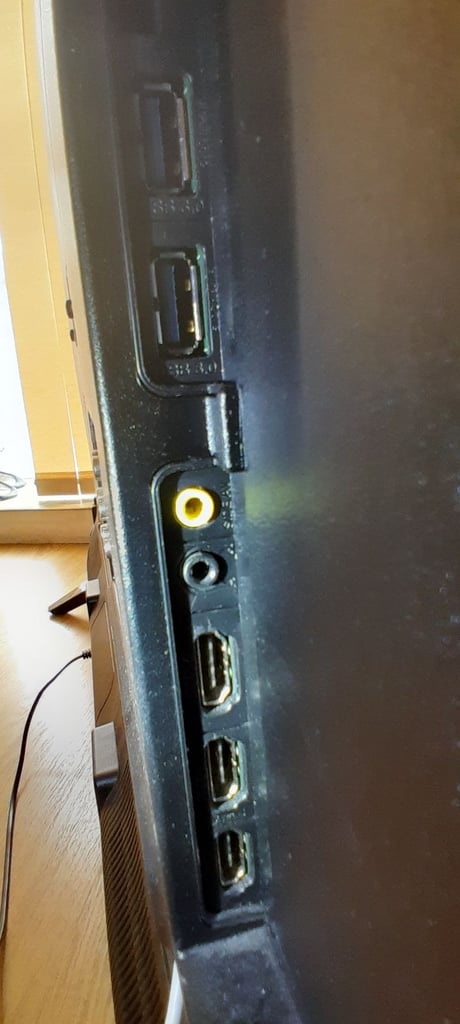 JVC 49 inch Ultra HD TV with remote (LT-49c860)