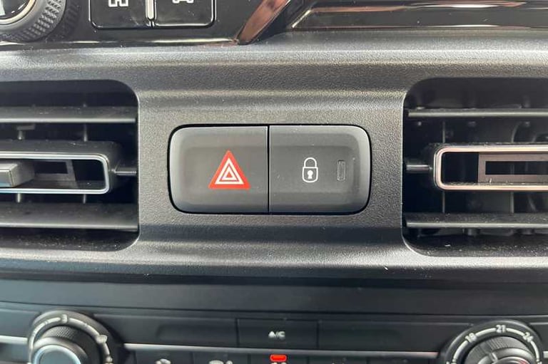 2025 Vauxhall Combo Life Electric 52kWh Design XL MPV 5dr Electric Auto (7.4kW Charger) (136 ps) ...