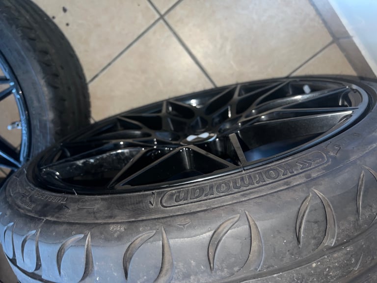 BMW 19 inch alloys 