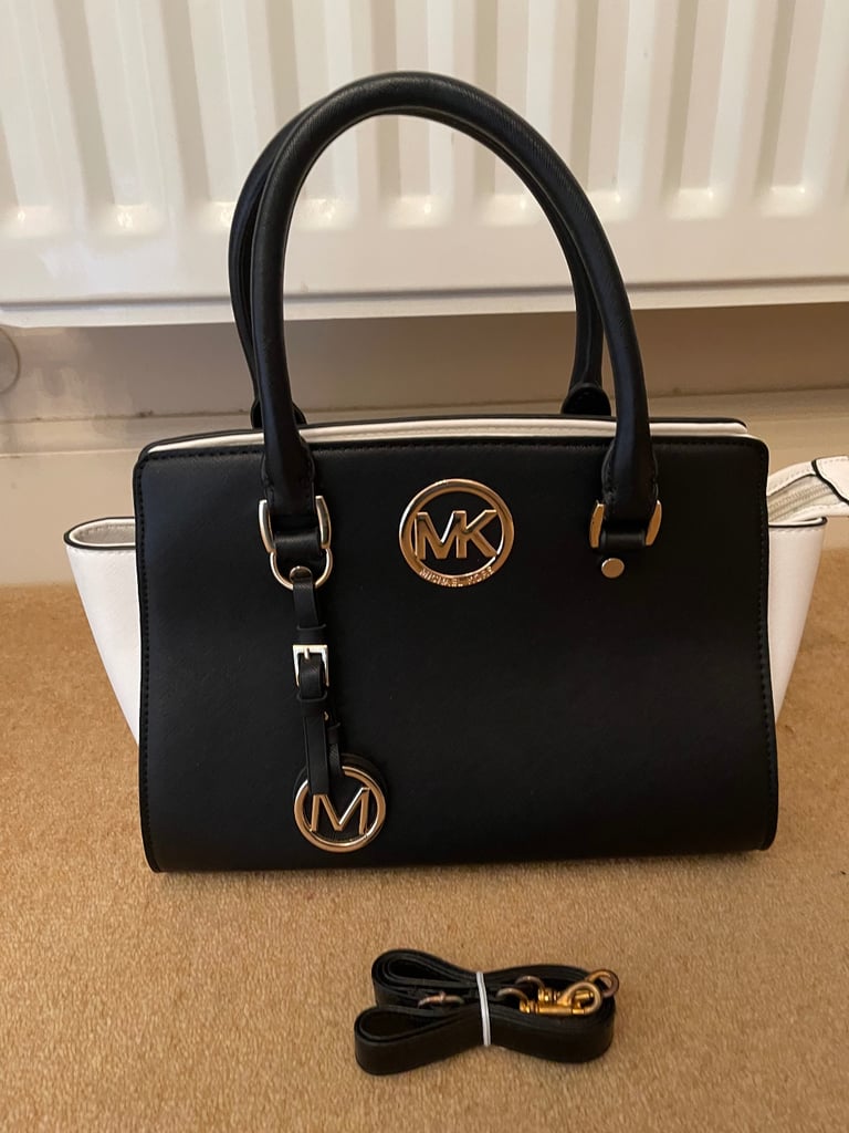 image for Black & white handbag 