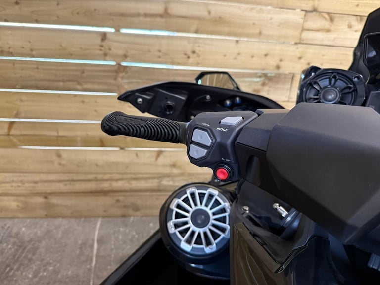 KAWASKAKI ULTRA 310LX 2024 JET SKI BRAND NEW UK MAIN DEALER