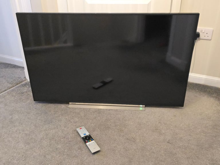 Toshiba 49 inch LCD colour smart TV