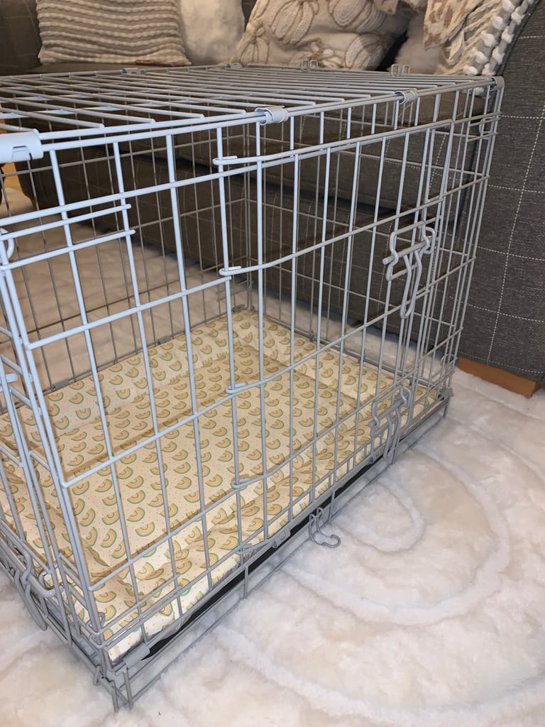 image for Pets at home .double door/2months old/Small dog crate with rainbow puppy comfort pad 