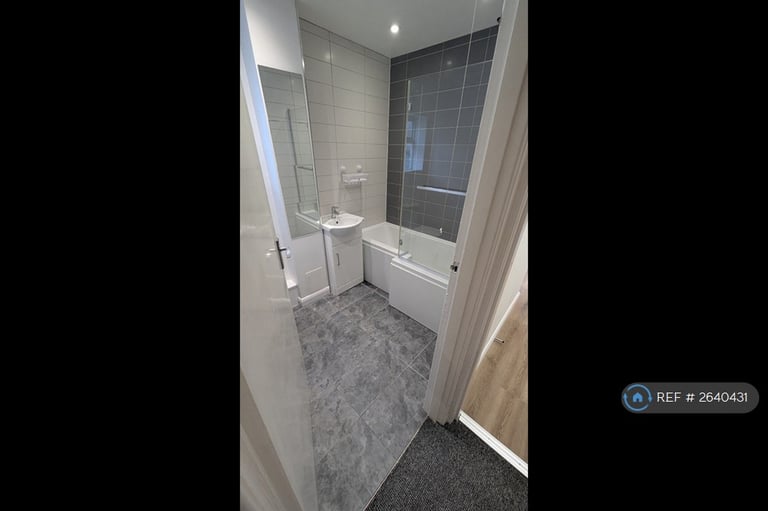 3 bedroom flat in Wincheap, Canterbury, CT1 (3 bed) (#2640431)