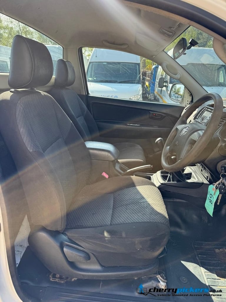 2014 Toyota Hilux 4x4 Chassis Cab Ideal for Tipper Dropside Arb / Arborist Body