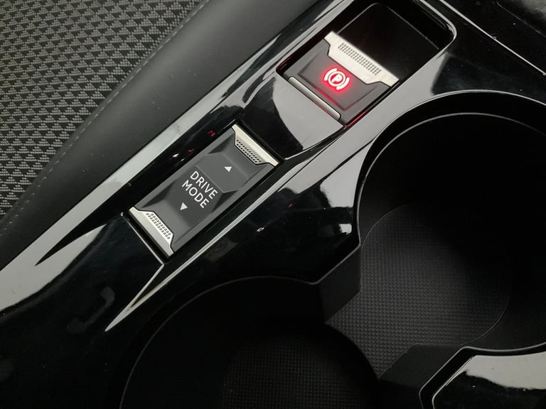 2023 Peugeot E-2008 50kWh GT SUV 5dr Electric Auto (7kW Charger) (136 ps) - LED - REVERSE CAM - S...