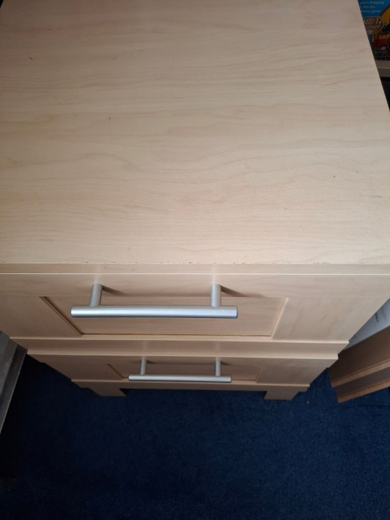 2 x 2 Bedside Chest of Drawers/Tables in new,immaculate condition.Not being used.£30 the pair