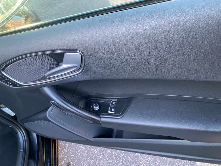 Audi, A1, Hatchback, 2018, Manual, 1598 (cc), 3 doors