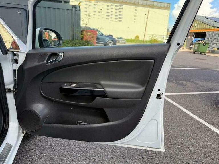 2015 Vauxhall Corsa 1.2 SE 5dr HATCHBACK PETROL Manual