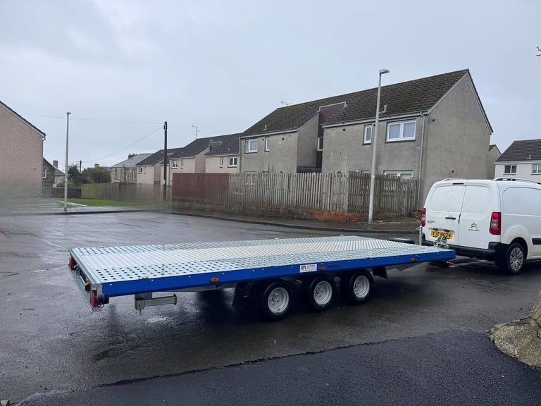 image for BRAND NEW 5M x 2,1M TRI AXLE MARS FLATBED CAR TRANSPORTER 3500KG