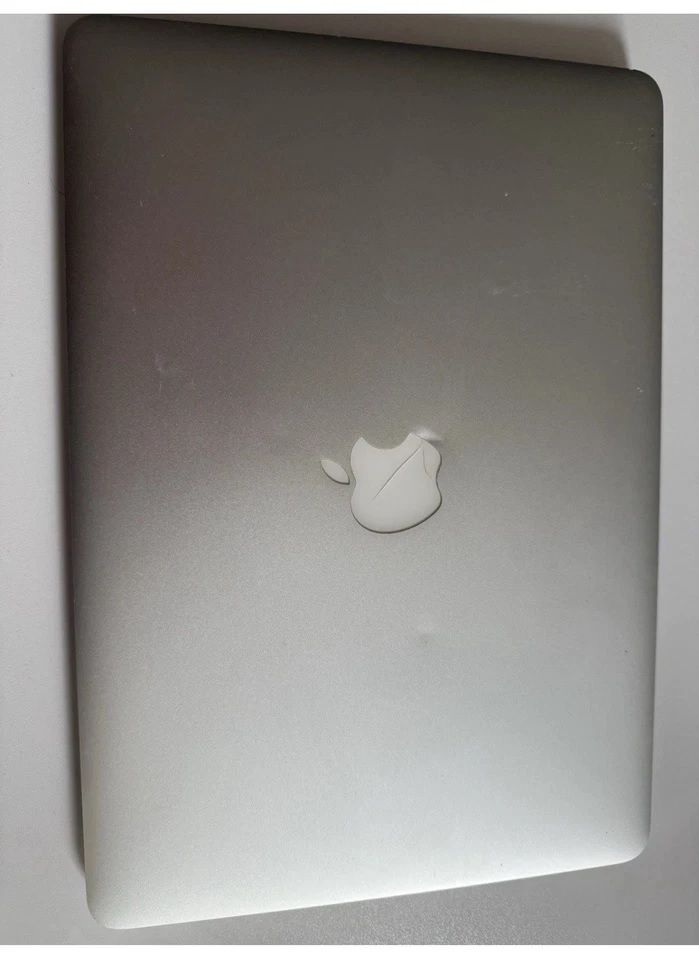 Apple MacBook Air 13 - i5 8gb RAM 128gb SSD **FREE DELIVERY**